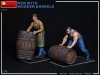 MiniArt 38070 MEN WITH WOODEN BARRELS 1/35
